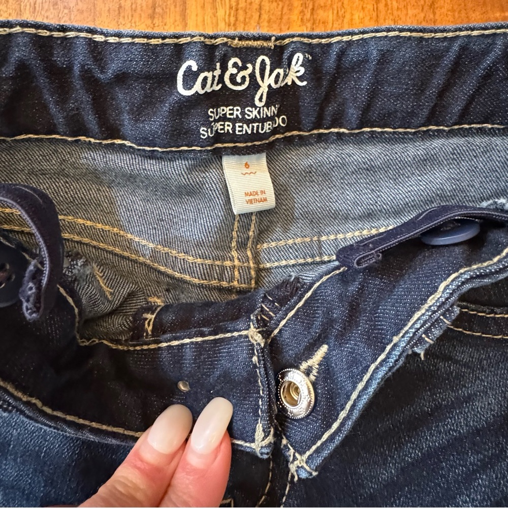 Bundle of 2 Cat & Jack Dark and Lt. Blue Adjustable Waist Jeans. Size Kid’s 6. - Picture 5 of 13